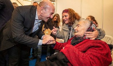 Başkan Soyer Karşıyaka Karadeniz Şenliği’ne katıldı “İzmir sizinle güçlü ve geleceğe umutla bakıyor”