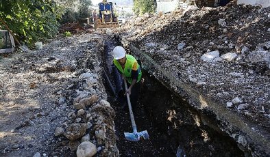 Büyükşehir Demre Kayaaltı’nı kanalizasyon sorunu çözüyor