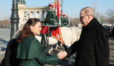 Erdoğan, Budapeşte’de Macaristan Cumhurbaşkanı Novak’la görüştü