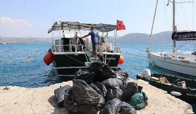 Gökova Körfezinde 40 Bin Kg Çöp Toplandı