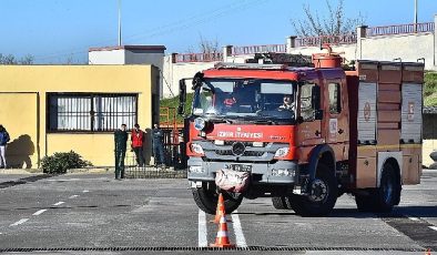 İzmir İtfaiyesi’ne girmek için ter döktüler