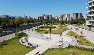 İzmir’in en güzel parkları Bayraklı’da