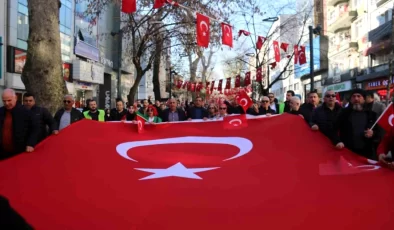 Kocaeli’de terör saldırılarında şehit olan askerleri anmak için yürüyüş düzenlendi