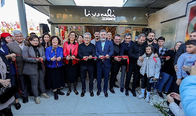 Livaneli’den Başkan Sandal’a övgü: