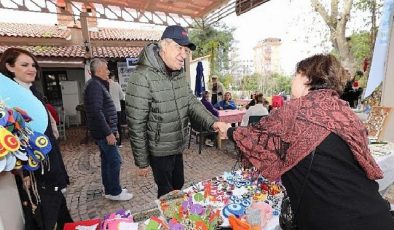 Narlıdere’nin yeni yıl pazarına büyük ilgi