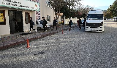 Öğrencilerden Başkan Topaloğlu’na ücretsiz servis teşekkürü