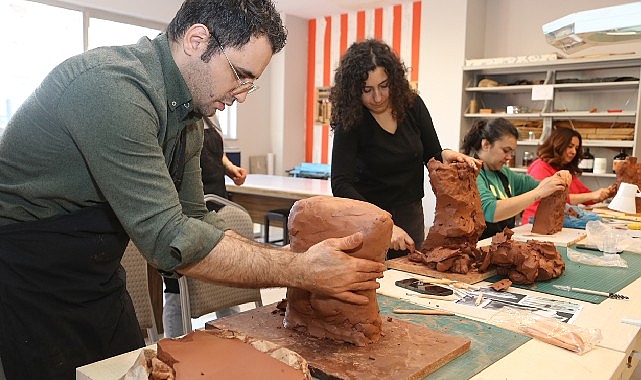 Yetenekler, güzel sanatlar akademisi’nin sanat eğitimleriyle geleceğe hazırlanıyor