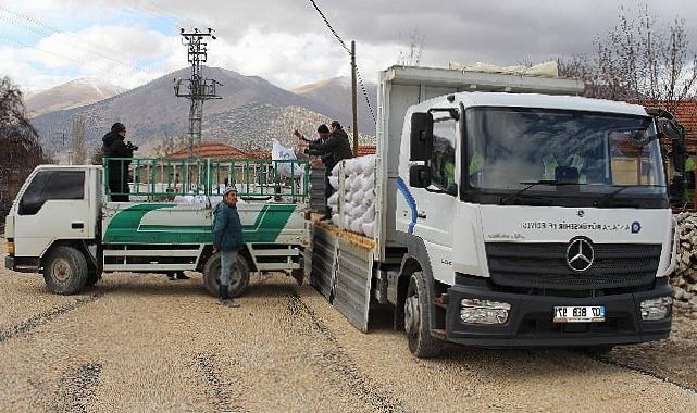 Antalya Büyükşehir Belediyesi’nin süt yemi takviyesi sürüyor