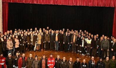 Belediyemizde hizmet veren işçilerimizin her vakit yanındayız