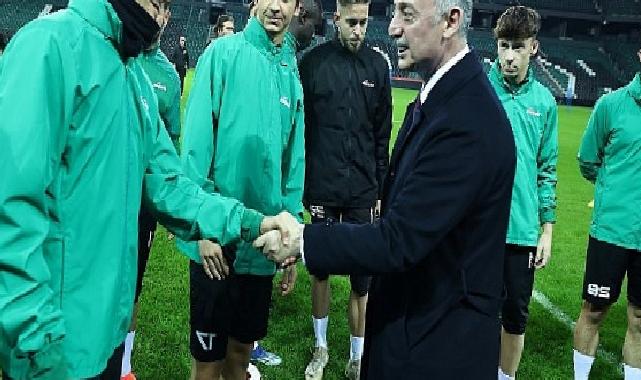 Büyükakın’dan kritik maç öncesi Kocaelispor’a moral ziyareti