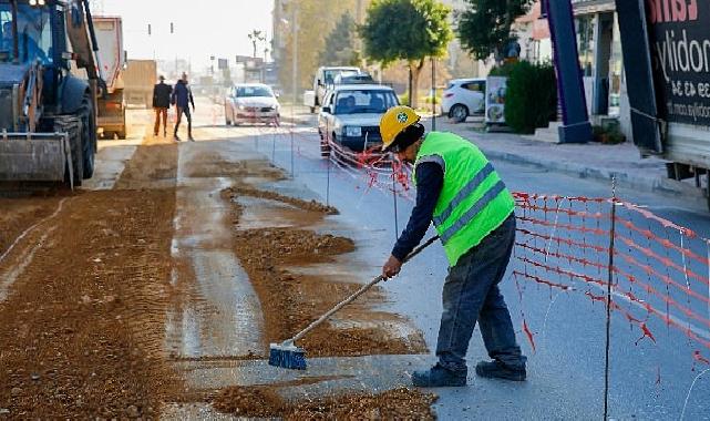 Büyükşehir Belediyesi Varsak’ta eski içme suyu hattını yeniliyor