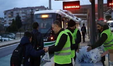 Büyükşehir’den kandil simidi ikramı