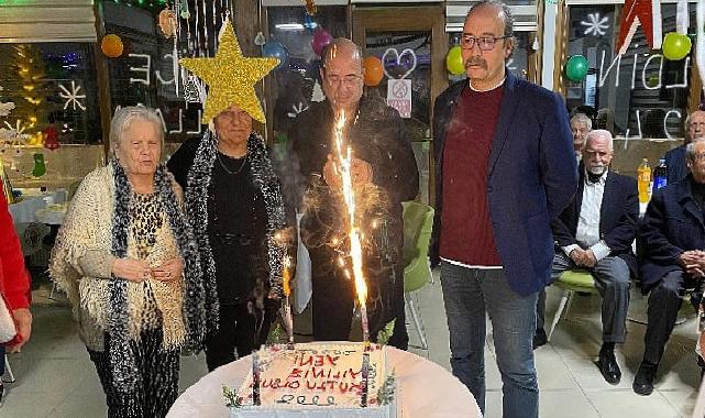 Gemlik Belediyesi yaşlı konuk evinde yılbaşı sevinci