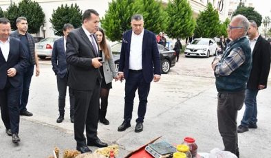 Lider Abdullah Özyiğit, Pirireis Mahallesi’nde vatandaşlarla buluştu