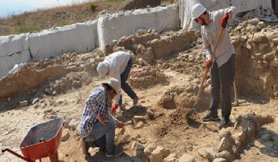 Yeşilova ve Yassıtepe hafriyatları geçmişe ışık tutmaya devam ediyor