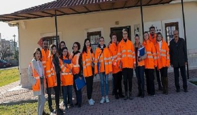 Antalya Büyükşehir sel bölgesinde vatandaşların gereksinimleri karşılanıyor