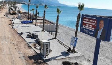 Antalya Konyaaltı Kıyısı’nda çalışmalar tam gaz