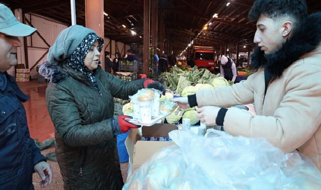 Başiskele’de pazarcıya sıcak sabah çorbası