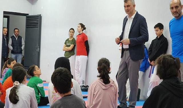 Gölcük Belediyesi tarafından tadilatı tamamlanarak yenilenen Düzağaç Kültür Merkezi’inde taekwondo dersleri başladı