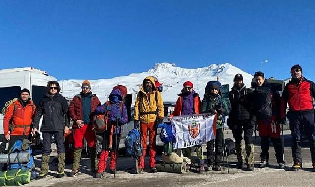 İnegöllü Dağcılar 3917 Rakıma Tırmandı