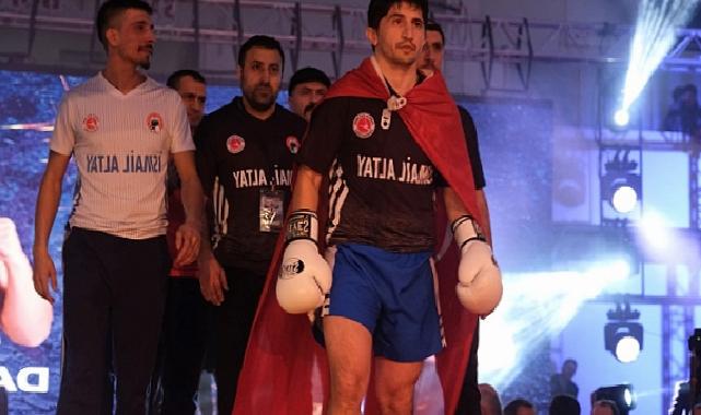 Kocaeli’de kick boks fırtınası esti;Dövüşçüler ringin tozunu attırdı