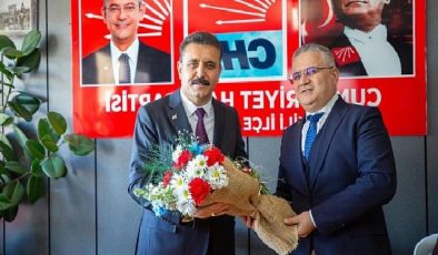 Lider Kırgöz’ün İlçe Ziyareti Mitinge Dönüştü