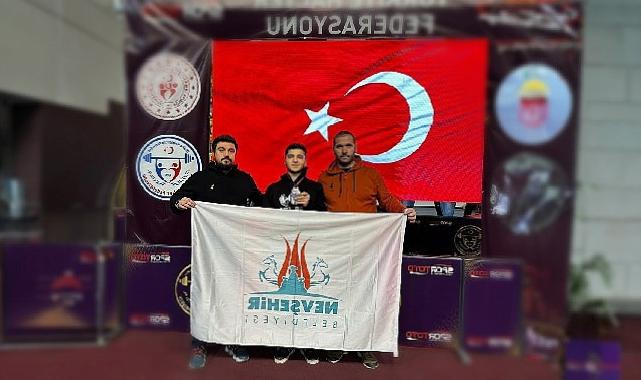 Nevşehir Belediyesi Gençlik ve Spor Kulübü Halter Kadrosu atletlerinden İsmail Yetiş, Türkiye ikincisi oldu