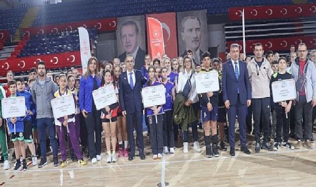 Okul Sporları Küçükler Voleybol Küme Karşılaşmaları İzmir’de Başladı