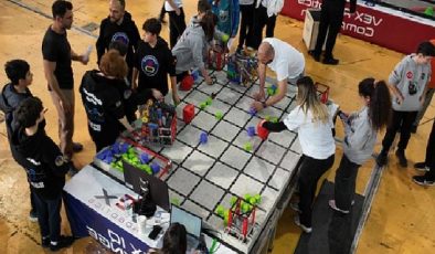 VEX Robotics Antalya Turnuvası düzenlendi