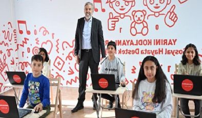 Vodafone Vakfı zelzele bölgesine dayanağını sürdürüyor