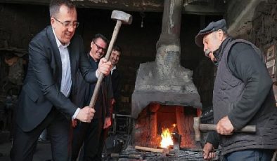 AK Parti Nevşehir Belediye Lider Adayı Dr. Mehmet Savran, “Birlik, beraberlik, kardeşlik ve dayanışma içerisinde tüm Nevşehirlileri kucaklayacağız.” dedi