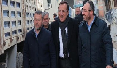 AK Parti Nevşehir Belediye Lider Adayı Dr. Mehmet Savran, “Biz oradan oraya sekerek menfaatimiz için, makam hırsı için dönecek, fırıldaklık yapacak adam değiliz. Ok üzere, dimdik, dosdoğru duruyoruz.” dedi