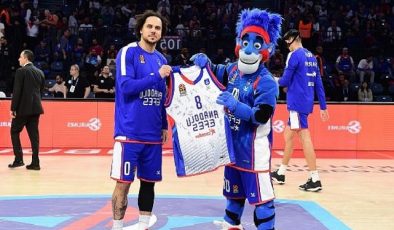 Anadolu Efes Spor Kulübü, 8 Mart Dünya Bayanlar Günü kapsamında Yanındayız Derneği iş birliğiyle kıymetli bir çalışmaya imza attı