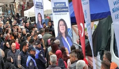 Aydın Büyükşehir Belediye Lideri Hasret Çerçioğlu, Buharkent’te Cet Tohumlarından üretilen binlerce fidenin dağıtımını yaptı ve Buharkent Pazarı’nı ziyaret etti.