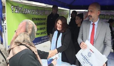 Aydın Büyükşehir Belediye Lideri Hasret Çerçioğlu, Cet Tohumlarından üretilen fidelerin dağıtımını Söke’de gerçekleştirdi