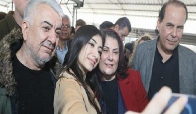 Aydın Büyükşehir Belediye Lideri Hasret Çerçioğlu, Karpuzlu Belediye lider adayı Tuğrul Ozan ile birlikte Karpuzlu Pazarı’nı ziyaret ederek vatandaşlarla buluştu