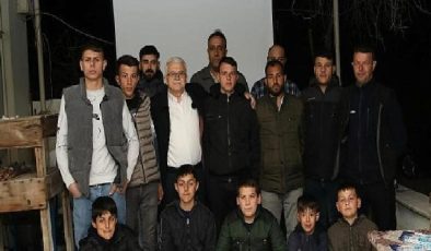 Burhaniye Belediye Lider Adayı Ali Kemal Deveciler Kuyumcu Mahallesi’nde bir ortaya gelerek mahalle sakinleriyle değerli bir buluşma gerçekleştirdi