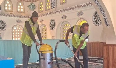 Burhaniye Belediyesi tarafından Ramazan ayı öncesinde, ibadethanelerde paklık çalışmaları başlatıldı