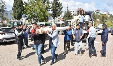 Büyükşehir Belediyesi yaraları sarmaya devam ediyor