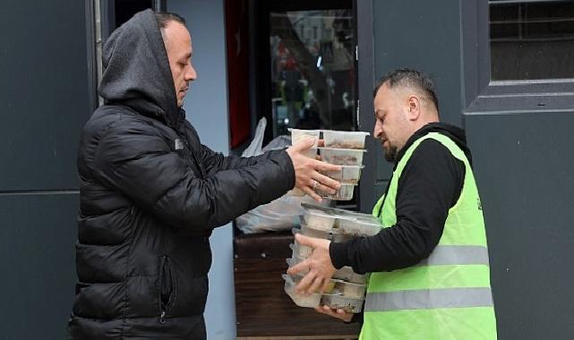 Büyükşehir, taksici esnafını Ramazan’da unutmadı