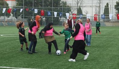 Dünya bayanlar günü maçını dostluk kazandı