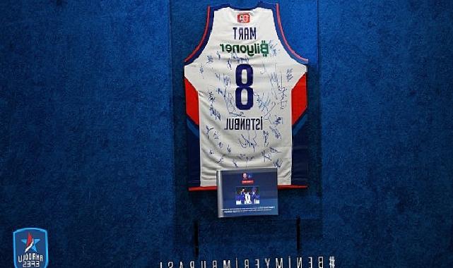 Görüntülü Basın Bülteni: Anadolu Efes’in 8 Mart Dünya Bayanlar Günü Özel İmzalı Forması Kulüpteki Yerini Aldı