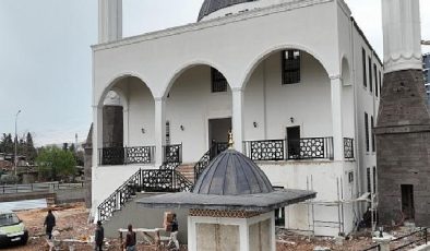 Güneş Mahallesi Cami ibadete hazır hale getiriliyor