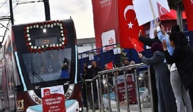 İzmir’in tramvay filosu büyüyor