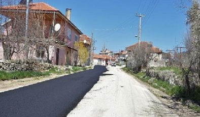 Korkuteli Yelten Mahallesi yoluna sıcak asfalt