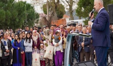 Menemen Belediye Lideri Aydın Pehlivan, Çukurköy’de dört açılış birden yaptı