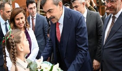 Selçuklu Belediyesi tarafından Sille Mahallesi’ne kazandırılan Sille İlkokulu’nun resmi açılışı Ulusal Eğitim Bakanı Prof. Dr. Yusuf Tekin’in katıldığı program ile gerçekleştirildi