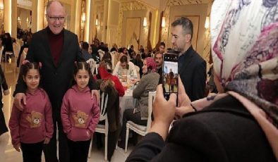 Sivas Belediye Lideri ve AK Parti Belediye Lider adayı Hilmi Alım, kentteki çölyak hastaları ve aileleri ile bir ortaya geldi