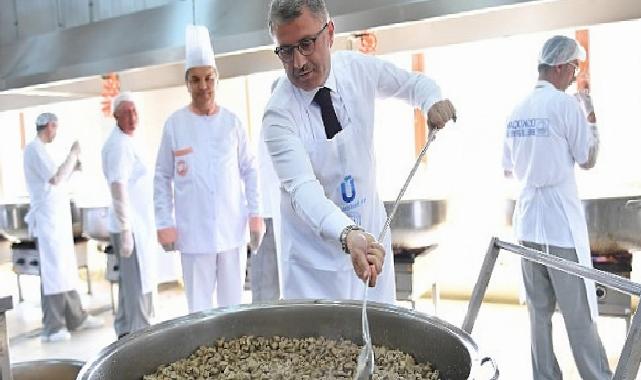 Üsküdar’da Dev Kazanlar Ramazanda İftar İçin Kaynıyor 10 Farklı Noktada 30 Bin Şahsa Sıcak Yemek Dağıtılıyor